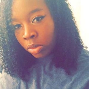 Meet your Posher, Adara